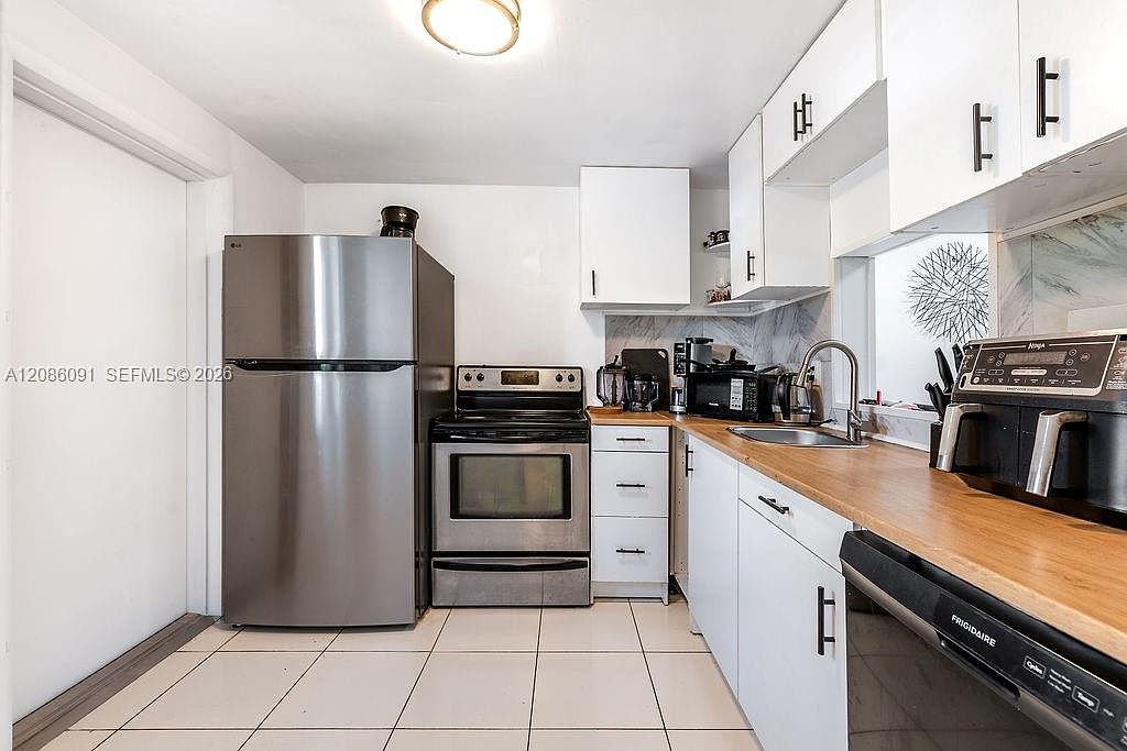 319 NE 14th Ave APT 106 · 4