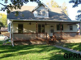 302 E 7th St, Dorchester, NE 68343