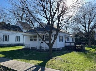 314 Edwards St, Nokomis, IL 62075