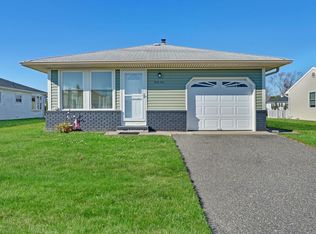 49 Tortola St, Toms River, NJ 08757