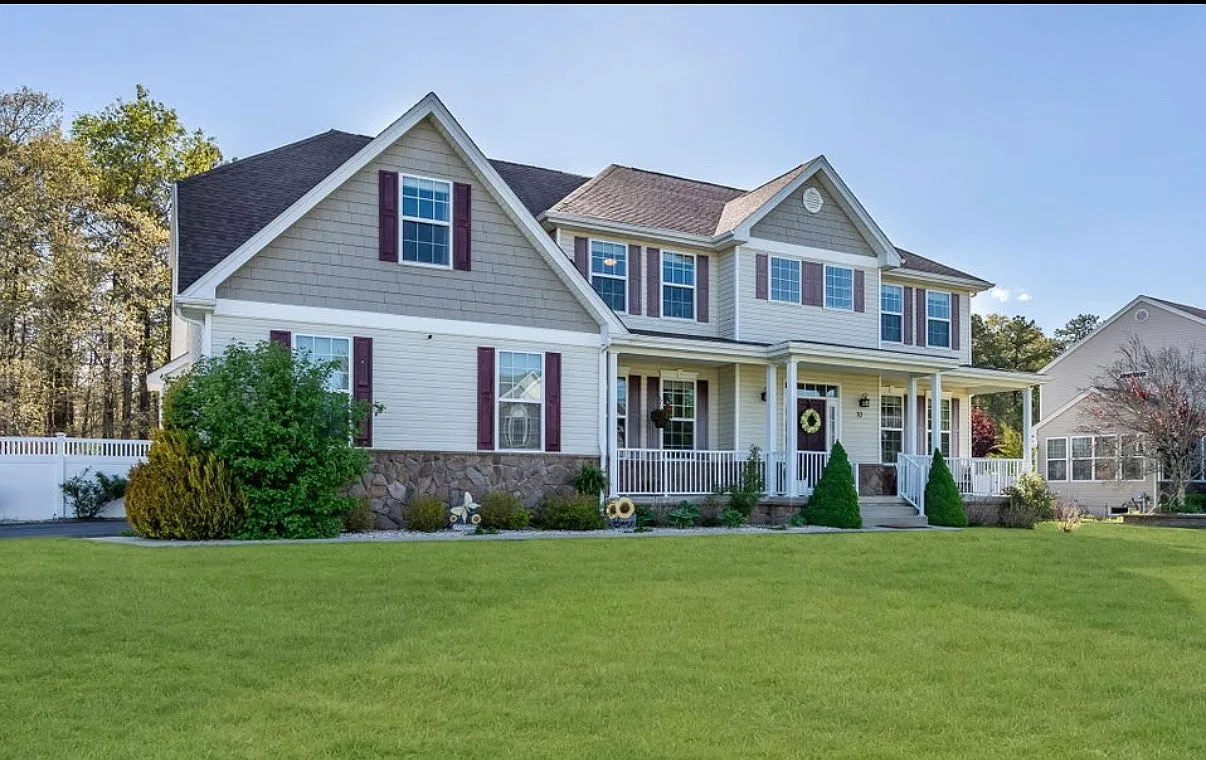 4 bed, 2.5 bath, 3089 sqft, $3,900 — Photo 3