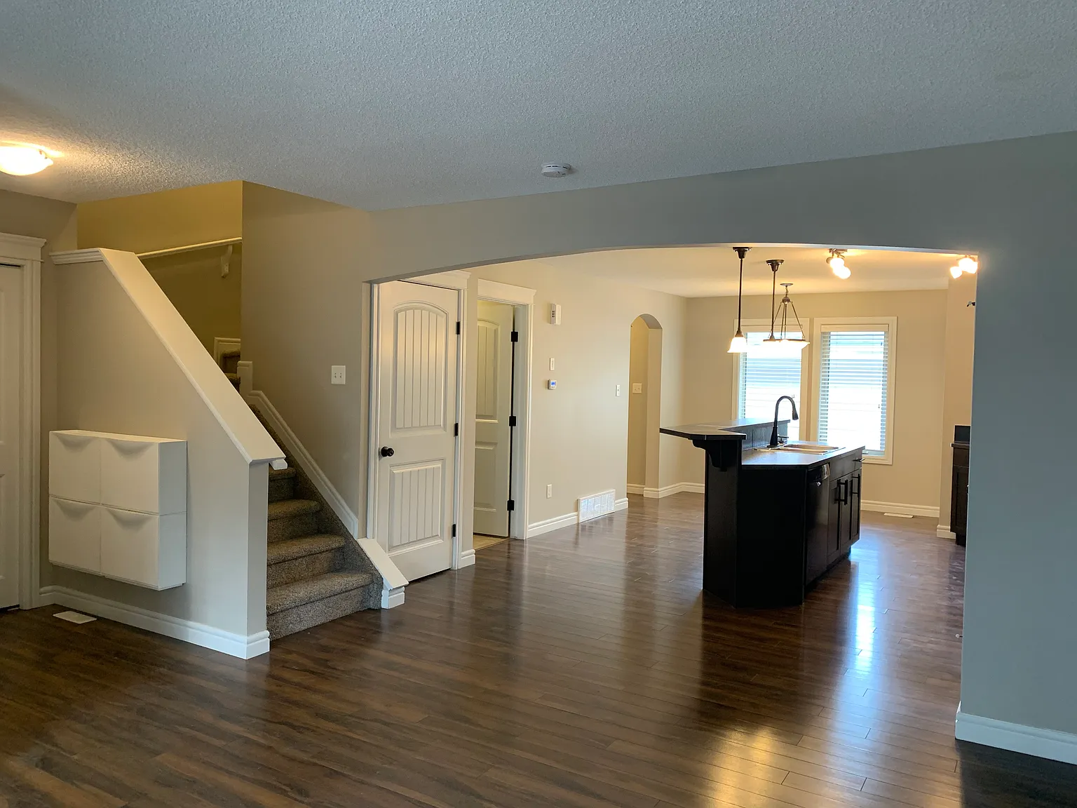 823 Valour Mews — Photo 3