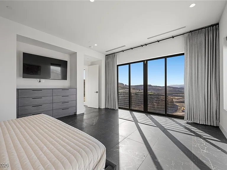 577 Overlook Rim Dr — Photo 44