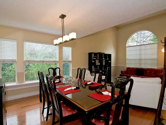 5th image of 14520 Thornfield Ct
