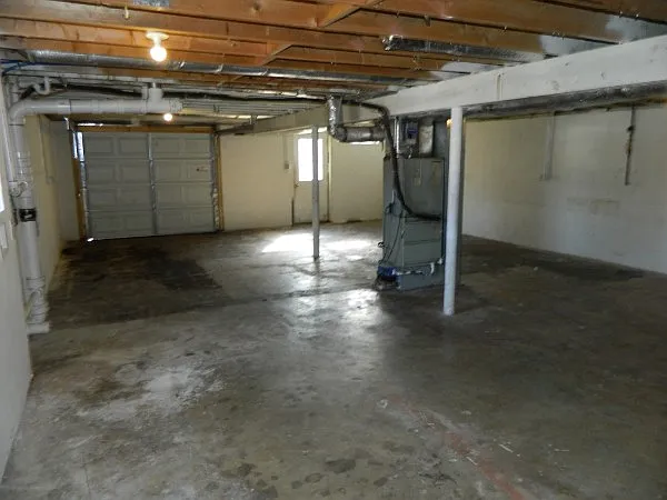 2031 Lintwood Dr — Photo 10