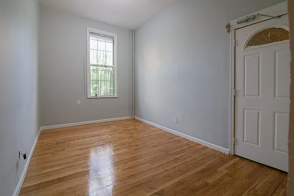 Rented by Isaac Silberstein, LREB | media 3