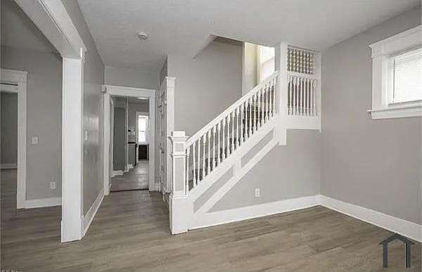 5614 Drake Ave — Photo 8