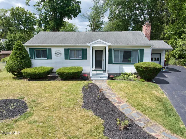 1 Hawley Court, Delmar, NY 12054