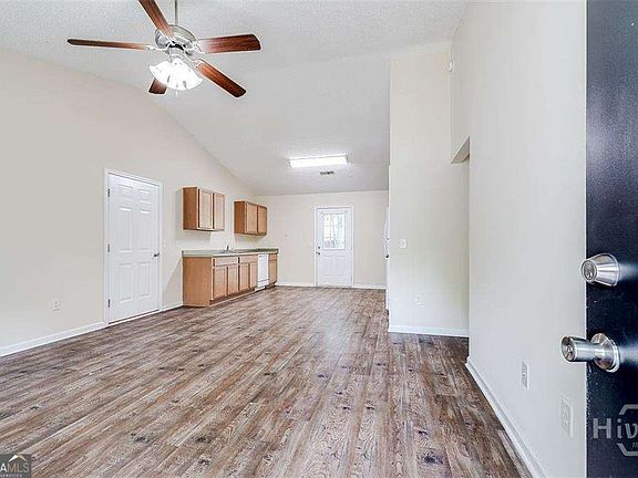 3rd image of 109 Pine Thicket Way