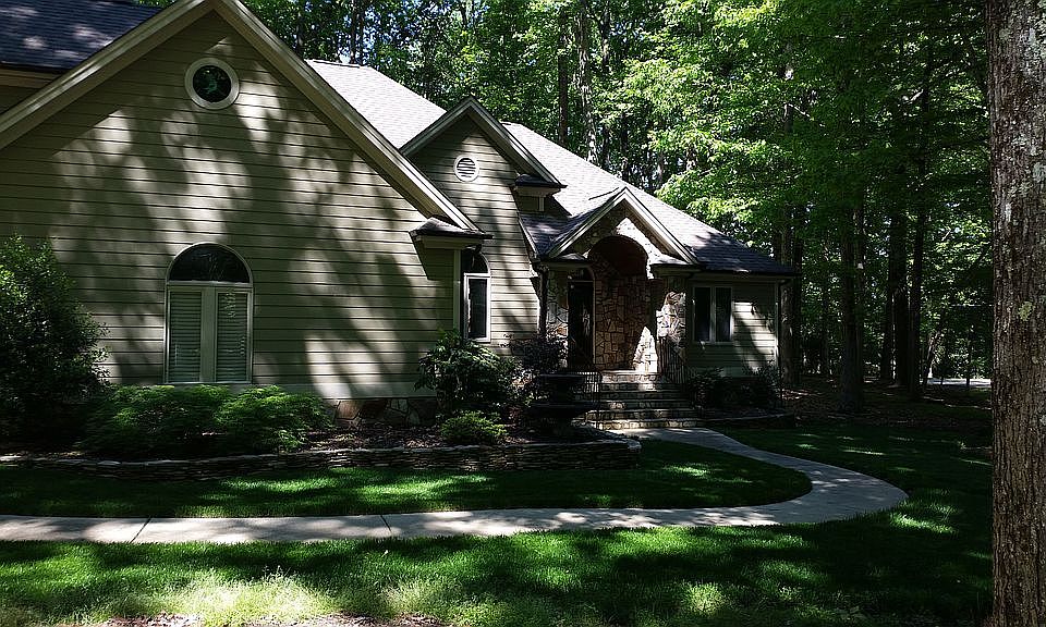 1351 Country Club Dr.