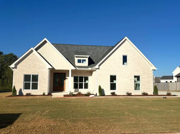 120 Caroline Way, Muscle Shoals, AL 35661