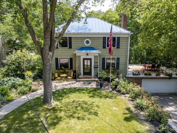 530 Forest Glen St, Ames, IA 50014