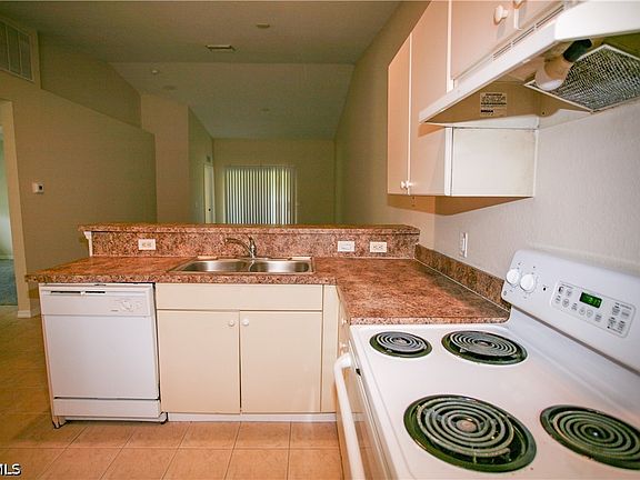 5th image of 4614 25th St SW