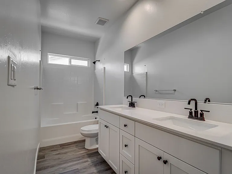 15017 Maryvale Ave — Photo 19