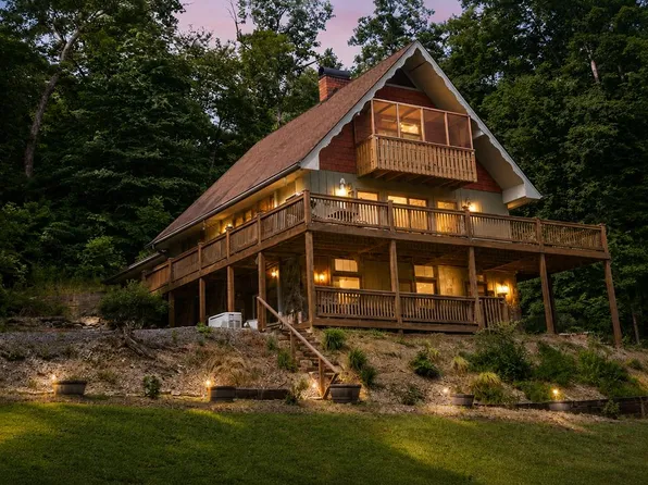 206 Peckerwood Rd, Hayesville, NC 28904