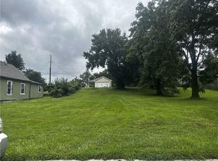 851 Splitlog Ave, Kansas City, KS 66101