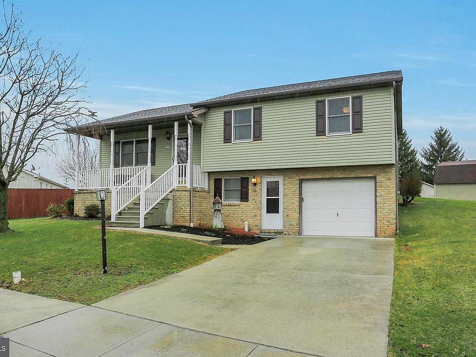 1st image of 115 Oak Dr