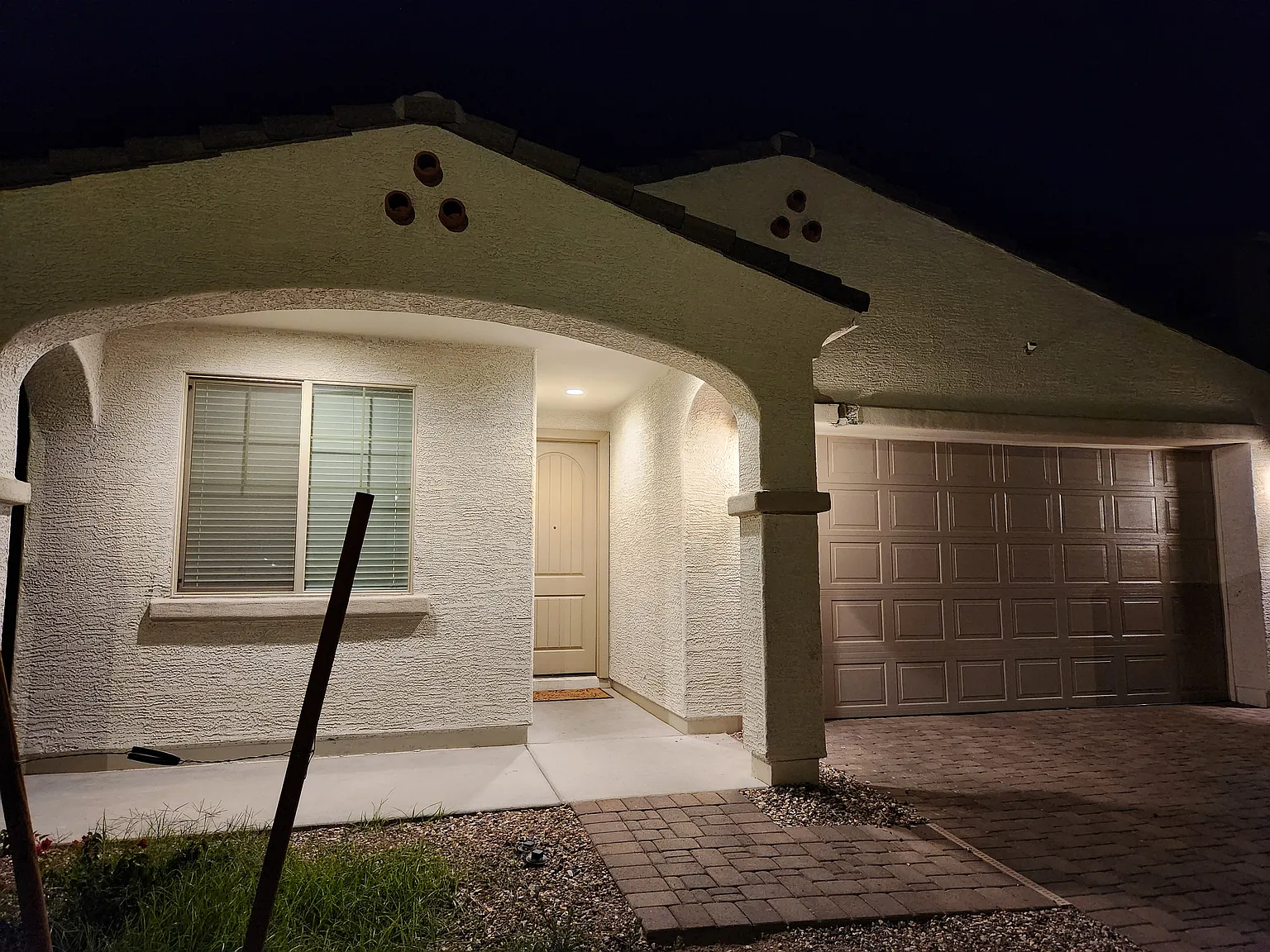 5 bed, 1960 sqft, $3,750 — Photo 1