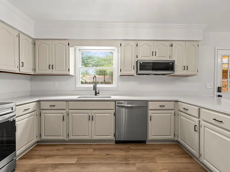 390 Steele Wood Dr — Photo 17