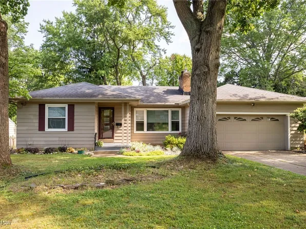 2087 Thornhill Dr, Akron, OH 44313