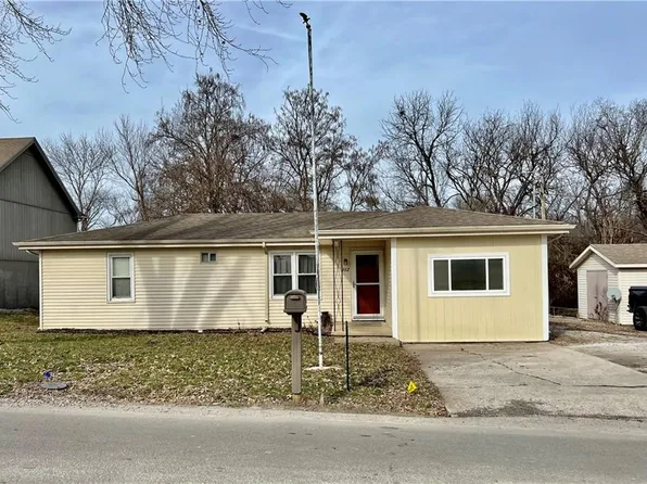 112 W South St, Richmond, MO 64085
