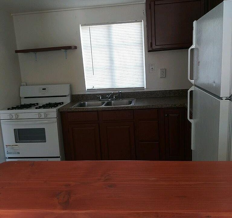 2nd image of 329 W Kentucky St