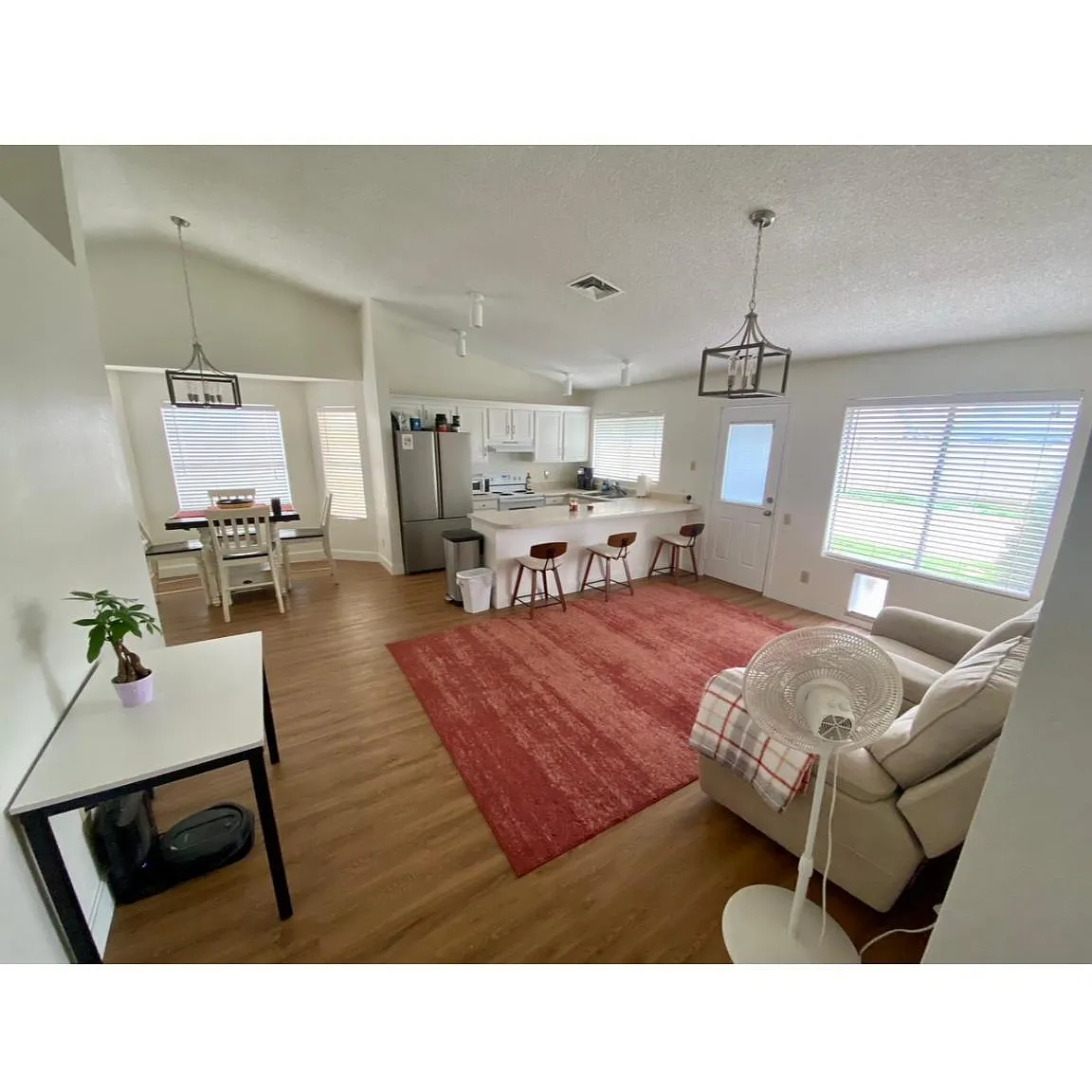 4823 W Chicago St — Photo 1