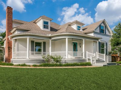 428 E Wall St, Grapevine, TX, 76051