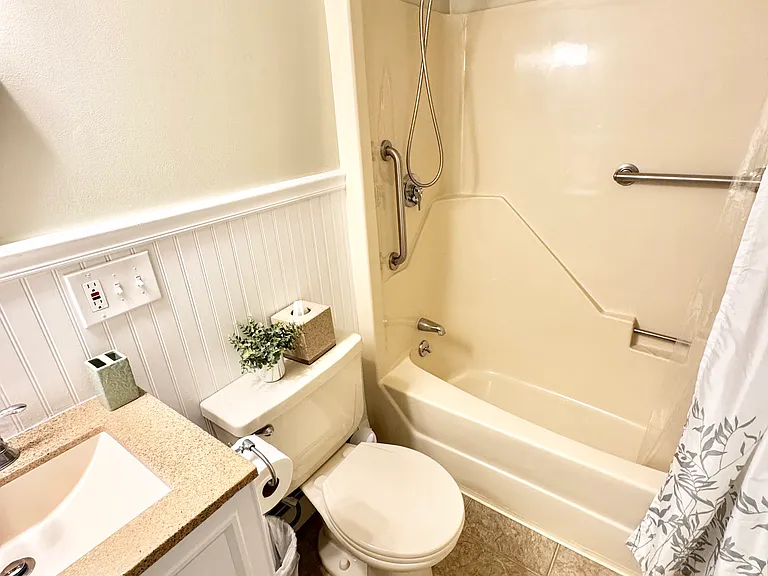 73 Kingsbury St #2 — Photo 9