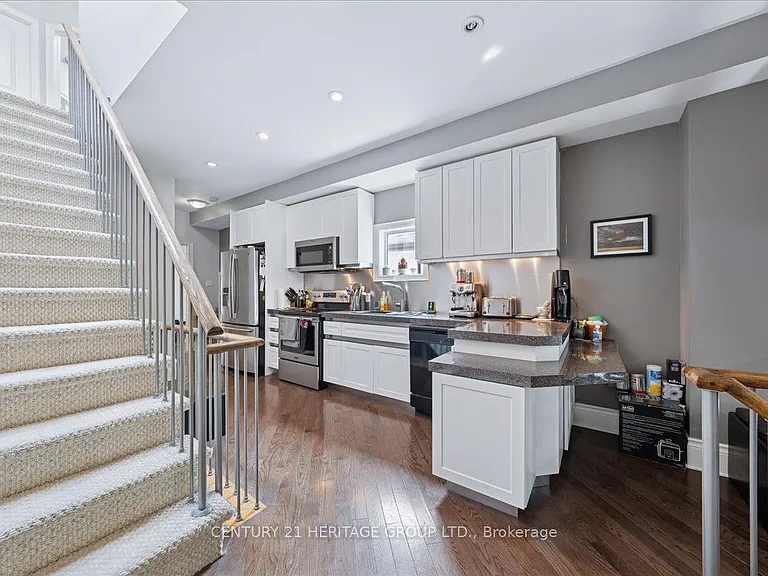 169 King Edward Ave — Photo 9