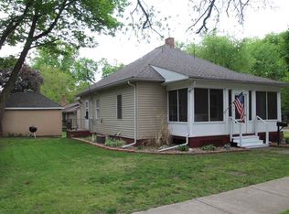 706 4th St, Lacon, IL 61540