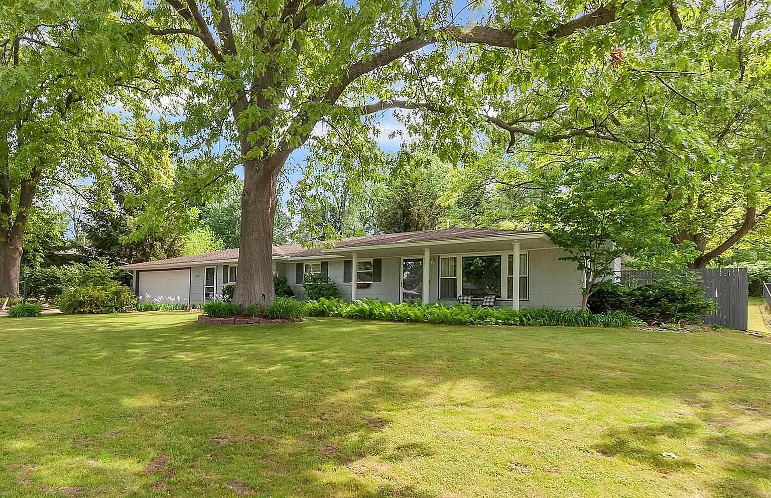 52872 Highland Dr photo 1