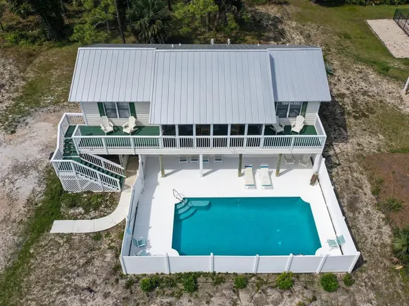 533 E Gulf Beach Dr, Eastpoint, FL 32328