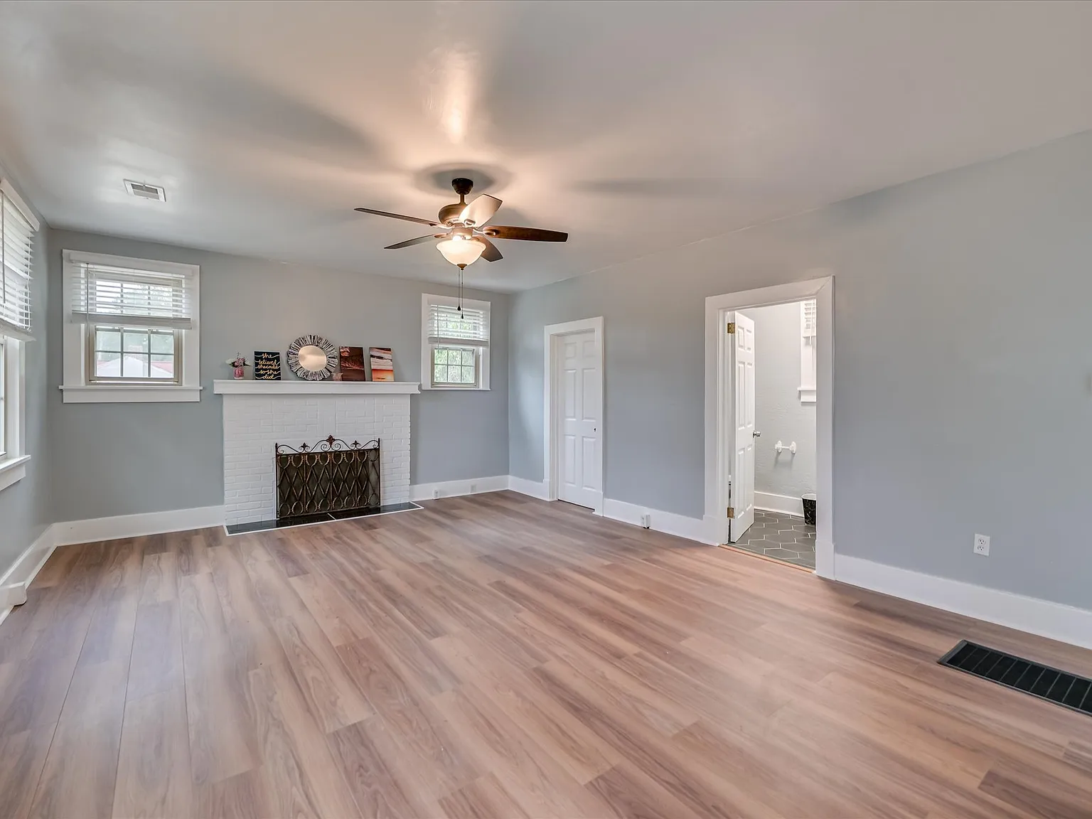 2 bed, 1408 sqft, $1,500 — Photo 2