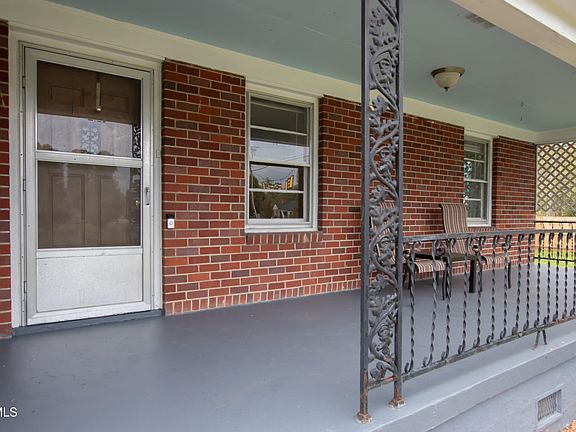 5th image of 1515 Valley Dr