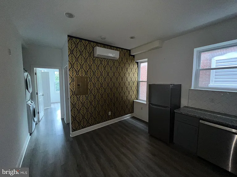 1829 N 33rd St #2F — Photo 6