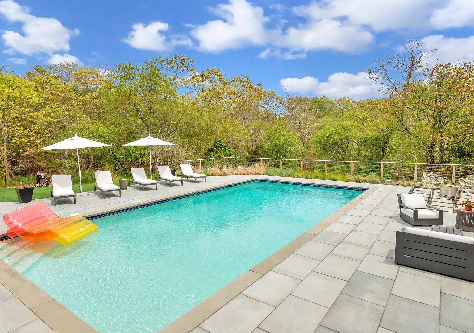Classic-style Hamptons home, heated freshwater pool — Photo 2