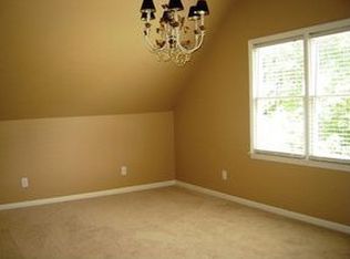 104 Rocktree Ct, Fuquay Varina, NC 27526