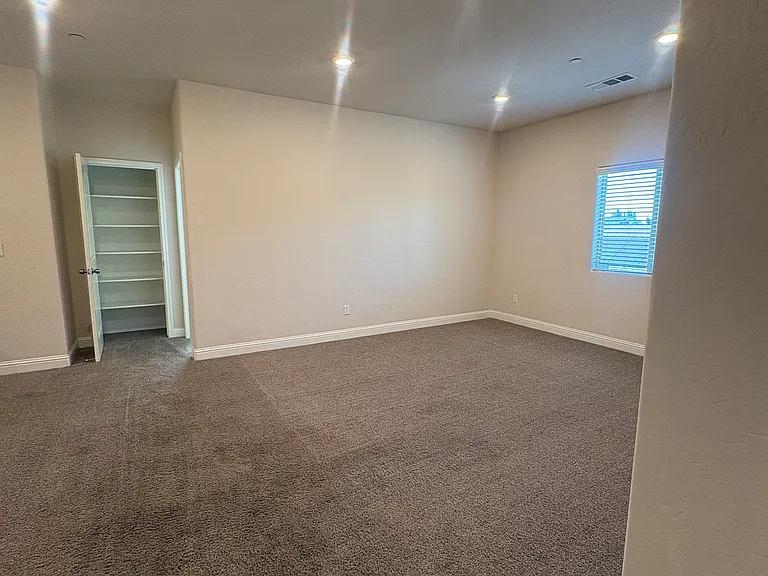 2214 N Hall Ct — Photo 14