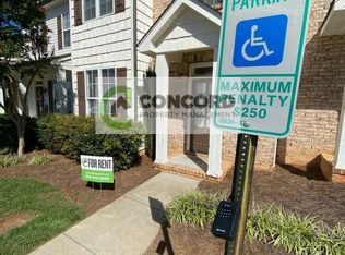8 Rhododendron Dr #1, Greensboro, NC 27455