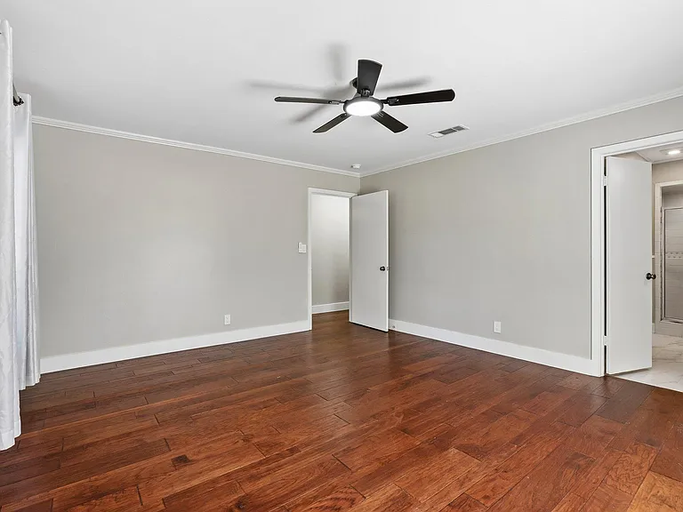 10903 Mellow Ln — Photo 17