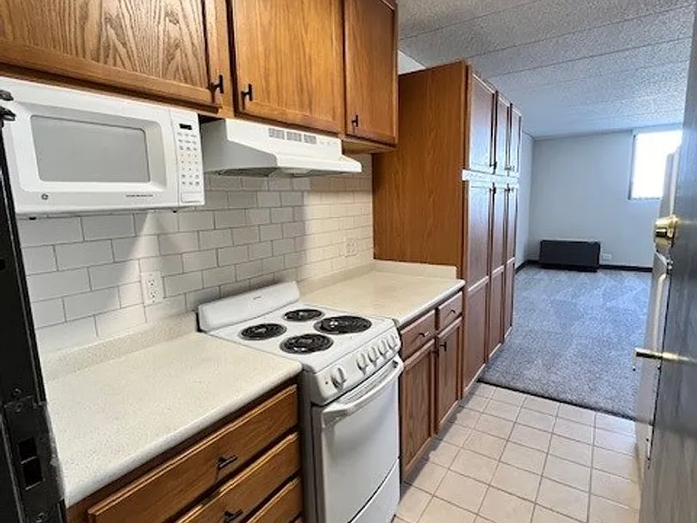 The McCoy at 8035 Apartments - Clive — Photo 41