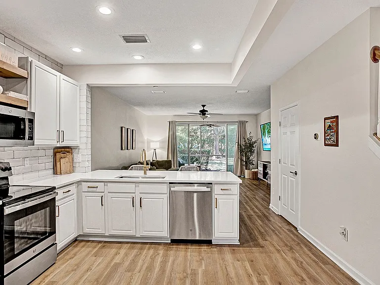 13255 Stone Pond Dr — Photo 3