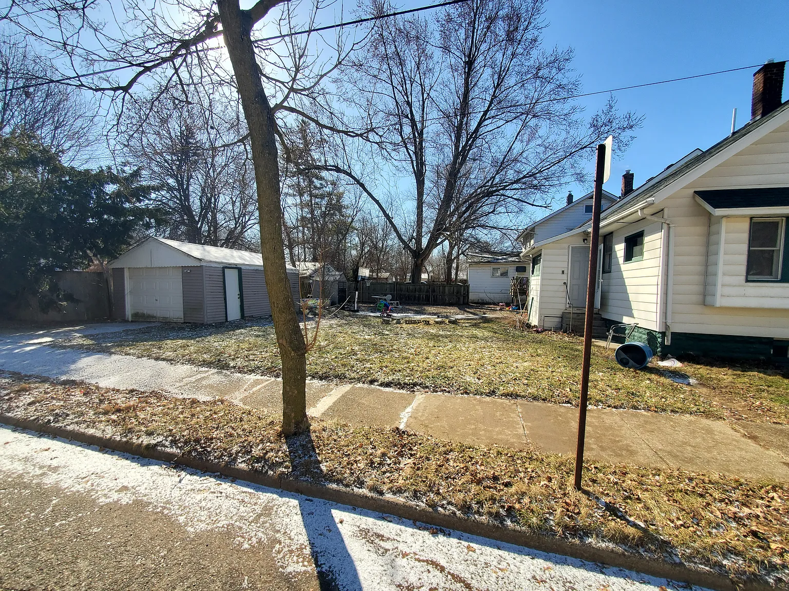 3 bed, 994 sqft, $1,350 — Photo 3