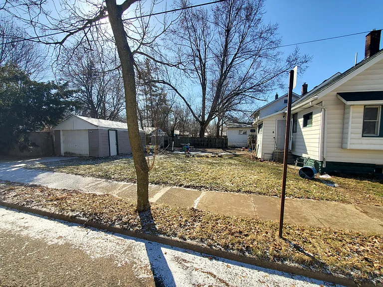 601 Lathrop St — Photo 10