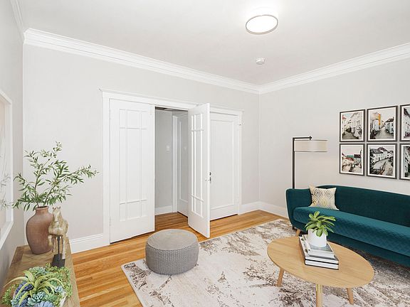 2nd image of 1610 Lombard St APT 202
