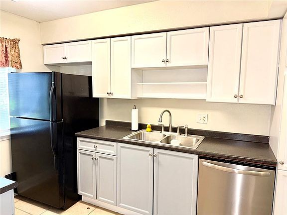 5th image of 4093 Division St #4093