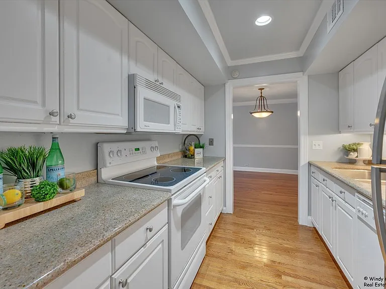510 Shorely Dr #201 — Photo 5