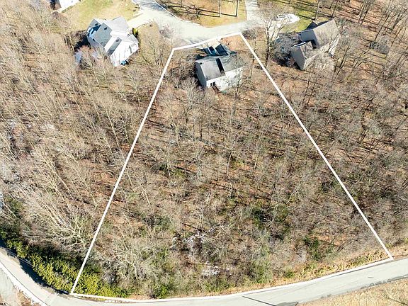 4th image of 26 Oakton Dr