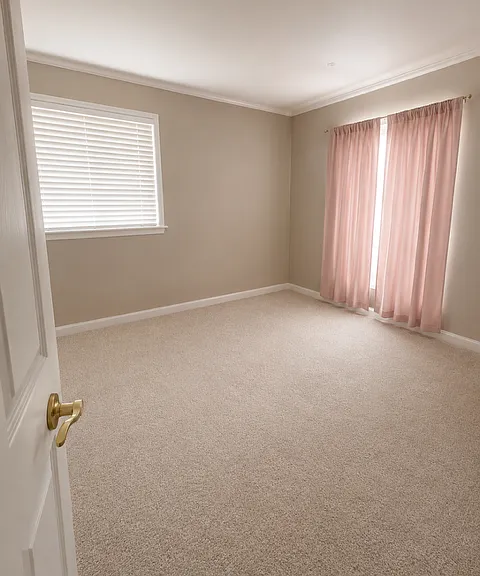 15133 Dickens Ave — Photo 10
